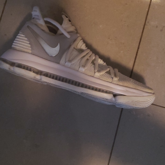 Nike KD 10 Pure Platinum - Picture 3 of 8